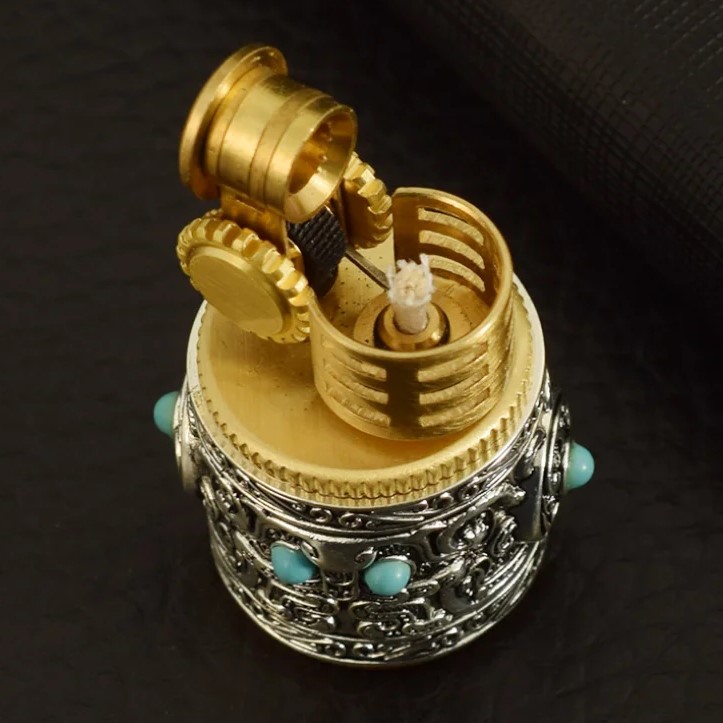 Mini Retro Sultan Benzinli İşlemeli Kadın Çakmak
