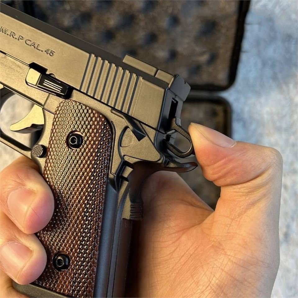 Dan Wesson 10mm Minyatür Tabanca Metal Doldurulabilir Torch Çakmak Siyah