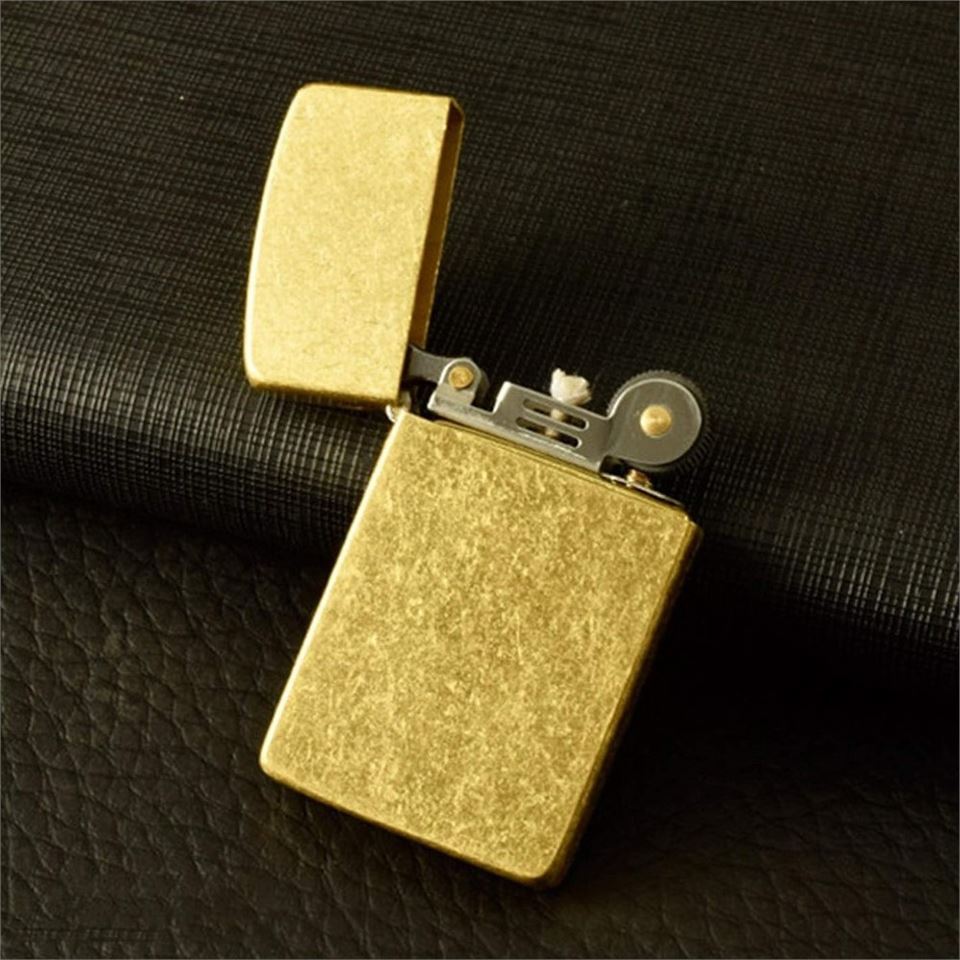 Kuboy Vintage Çakmak Benzinli Slim Çakmak Antik Altın Renk