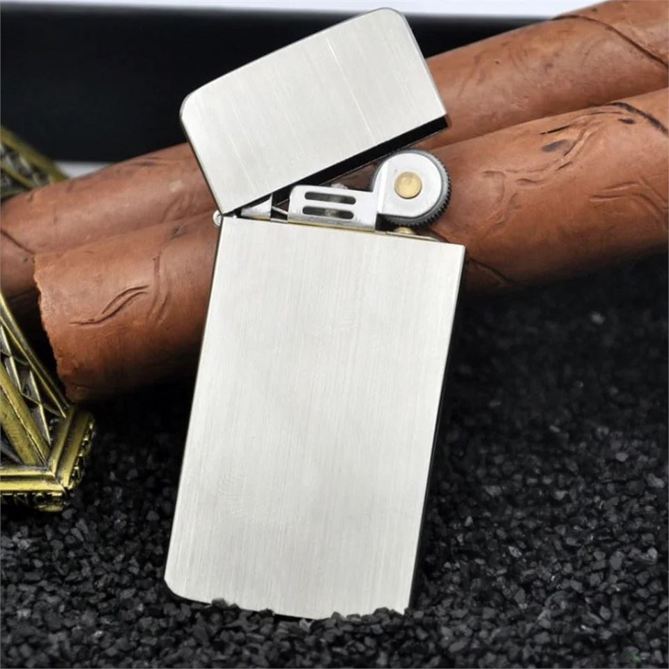Kuboy Vintage Çakmak Benzinli Slim Çakmak Gümüş Renk